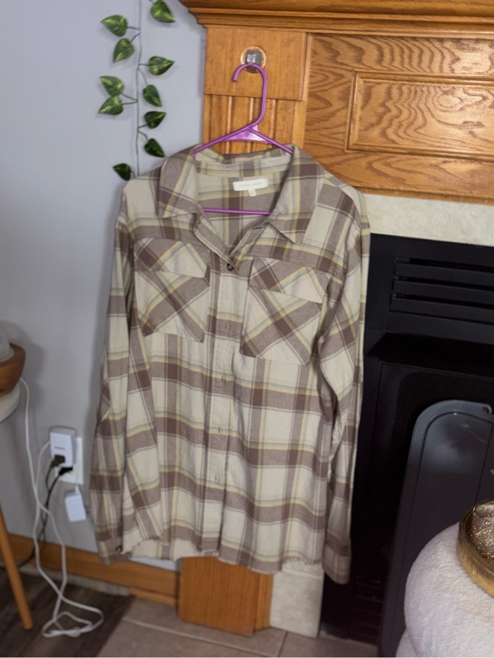 Women’s Oversized Plaid Button-Up Shirt - Cream & Brown